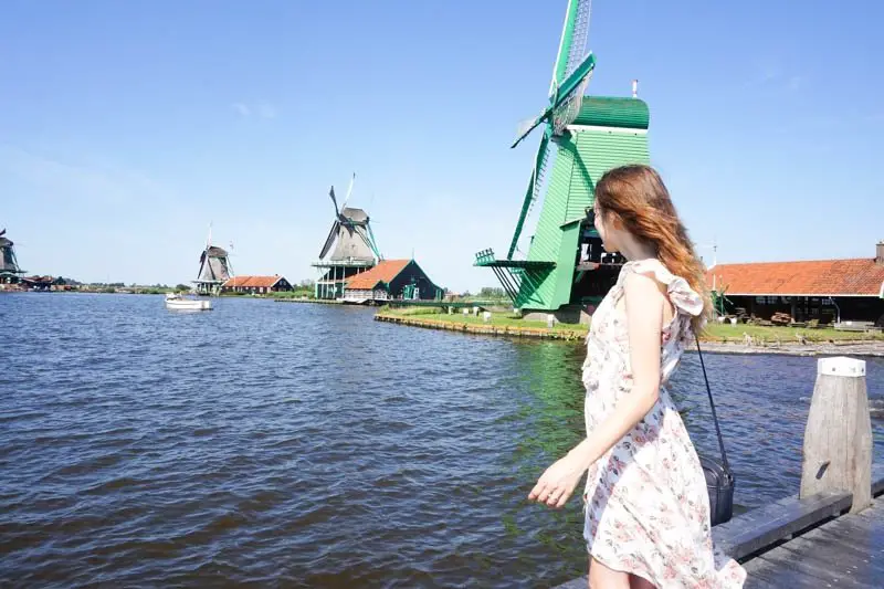Taking a day trip from Amsterdam to Zaanse Schans in the Netherlands
