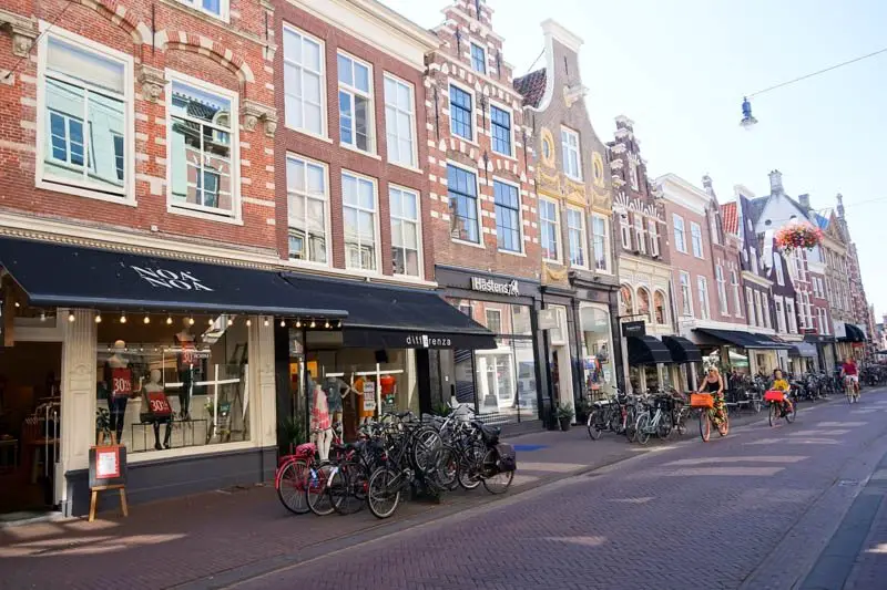 Haarlem Netherlands Travel Guide | Amsterdam travel guide | Netherlands day trip #europetravelguide #europetraveltips #netherlands #haarlem #corrietenboom