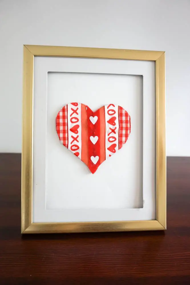 diy valentine's day ribbon heart in frame