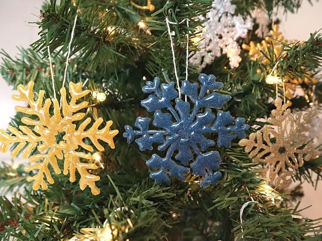 DIY Hot Glue Snowflake Christmas Ornaments