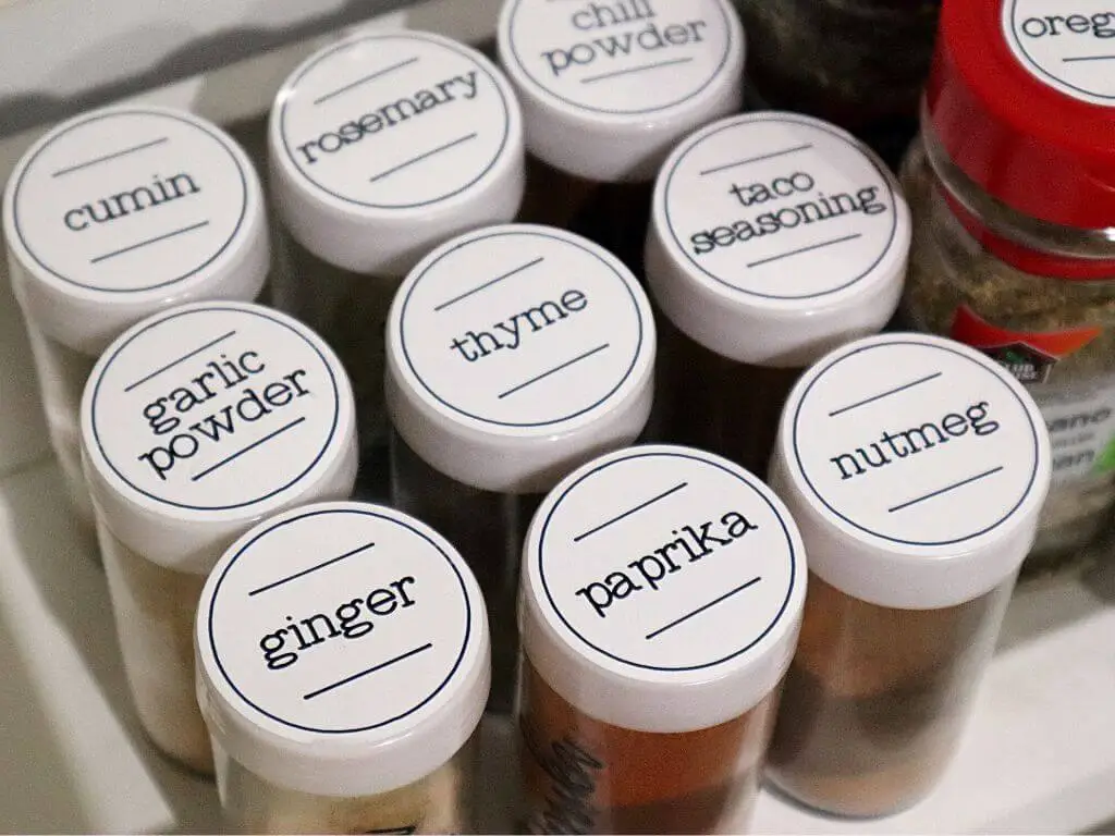 How to Use Cricut Pens to Make (Gorgeous) Custom Labels - The