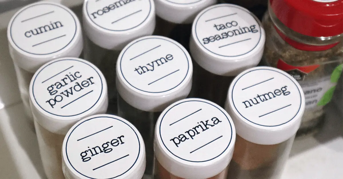 how to make DIY pantry labels with Cricut