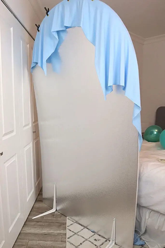 how to build a DIY photo arch backdrop using foam board